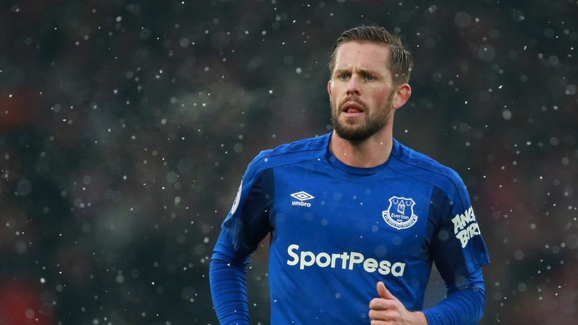 红色狂飙,勒克莱尔点燃赛场,法拉利史诗级横扫迈凯伦